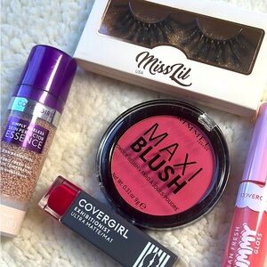 Sell a 5 items of covergirl makeup for face ,lips and false eyelashes!